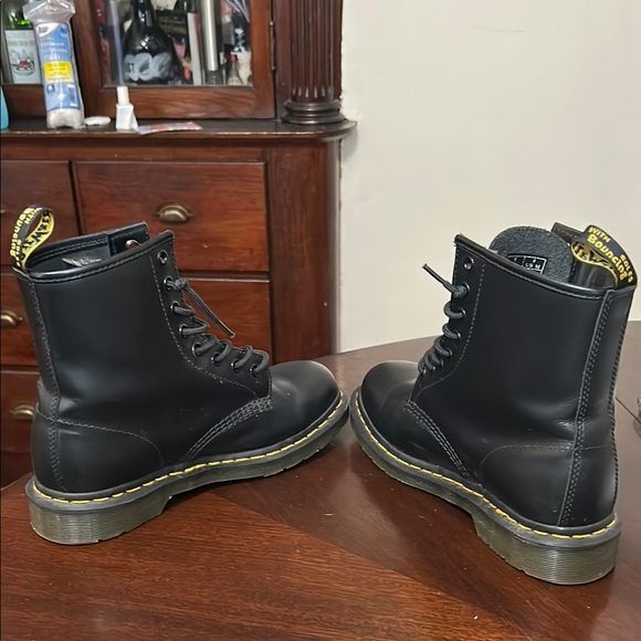 Dr. Martens 1460 SMOOTH LEATHER LACE UP BOOTS - Picture 7 of 12